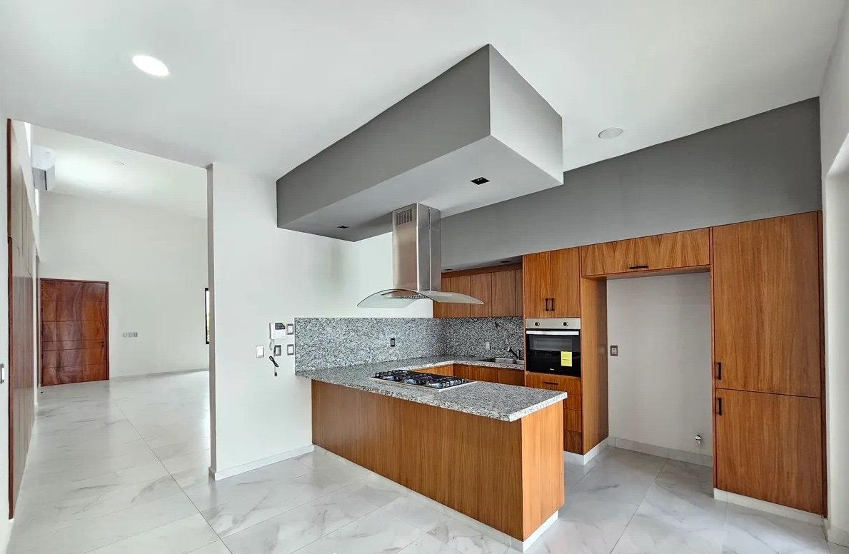 Casa en venta en Colima con alberca en Real Santa Bárbara