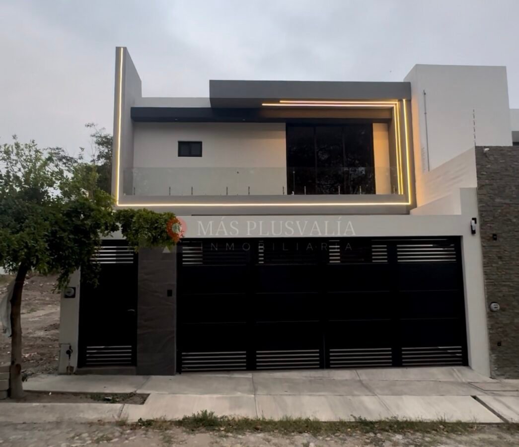 Casa en venta con alberca en Colima en Residencial Romanza
