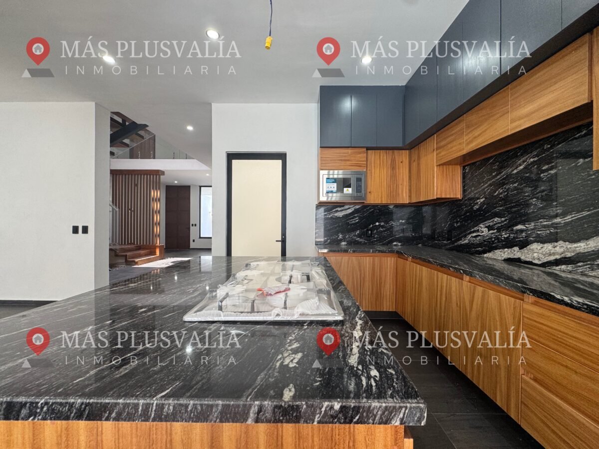 Casa en venta con alberca en Colima en Residencial Romanza