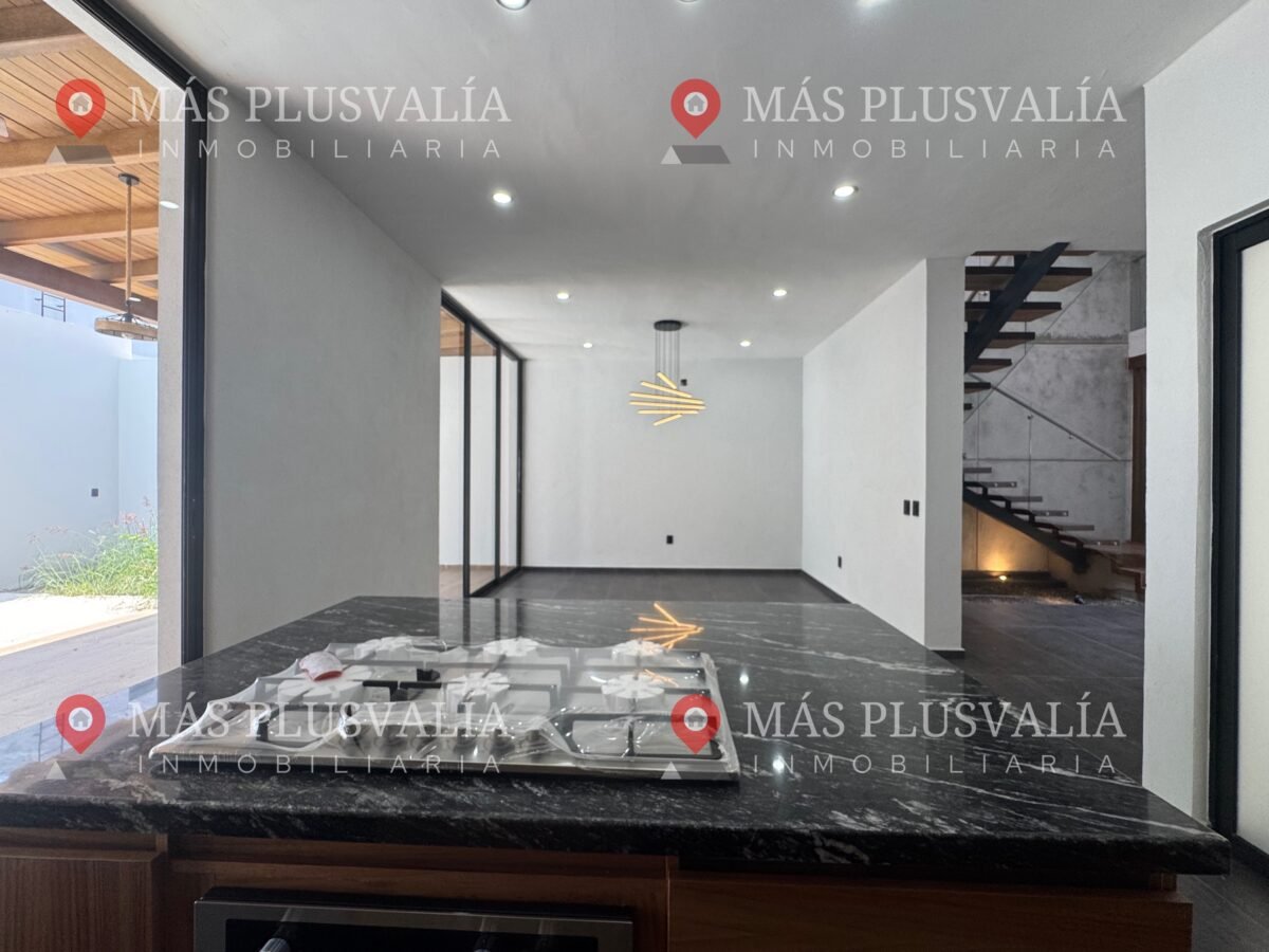 Casa en venta con alberca en Colima en Residencial Romanza