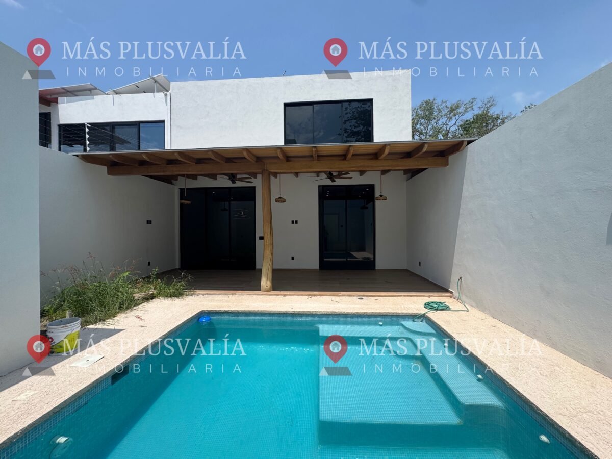 Casa en venta con alberca en Colima en Residencial Romanza