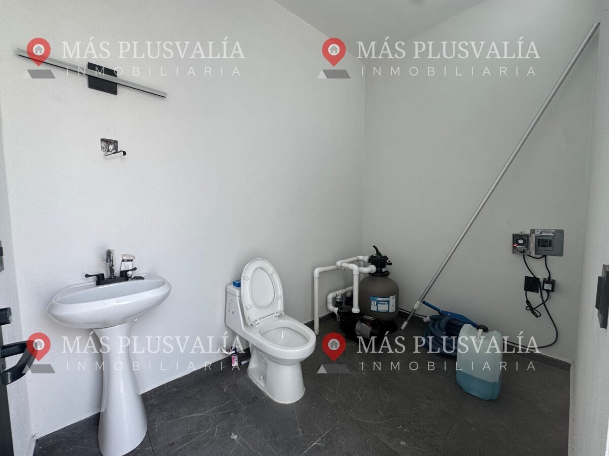 Casa en venta con alberca en Colima en Residencial Romanza