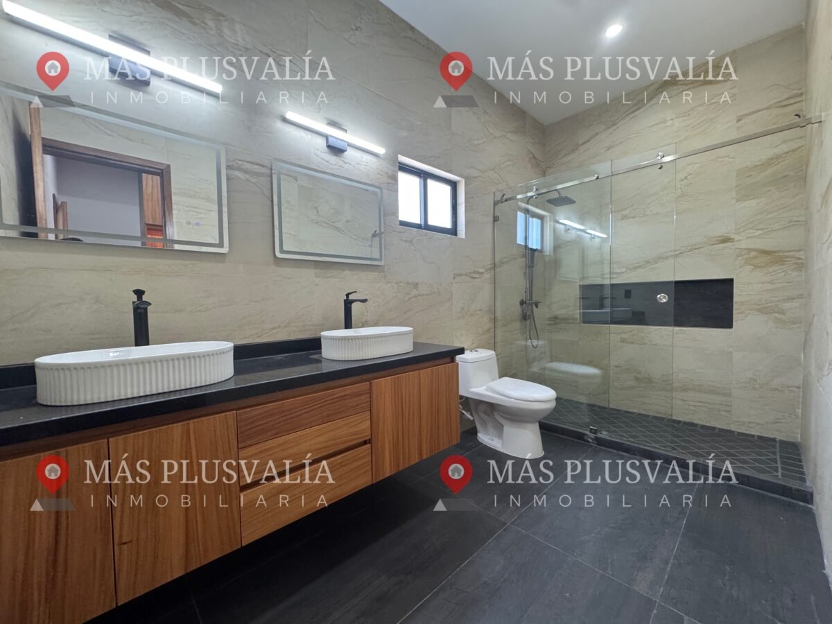 Casa en venta con alberca en Colima en Residencial Romanza
